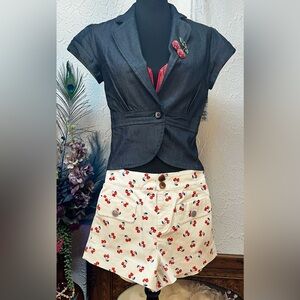 Kate Spade High waist Cherry 🍒 Shorts (00) ‼️NWOT‼️